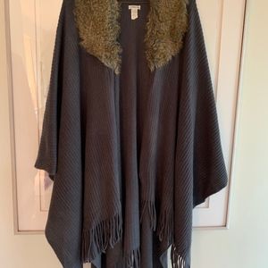 Sweater Cape with Faux Fur collar